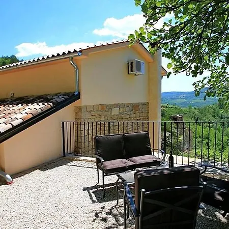 Aurora Villa